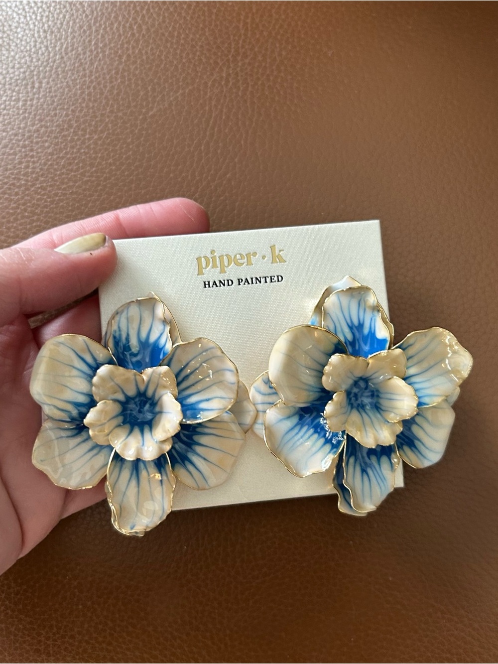 NWT piper.k Hand Painted Blue & White Flower Statement Clip Earrings - Picture 2 of 4